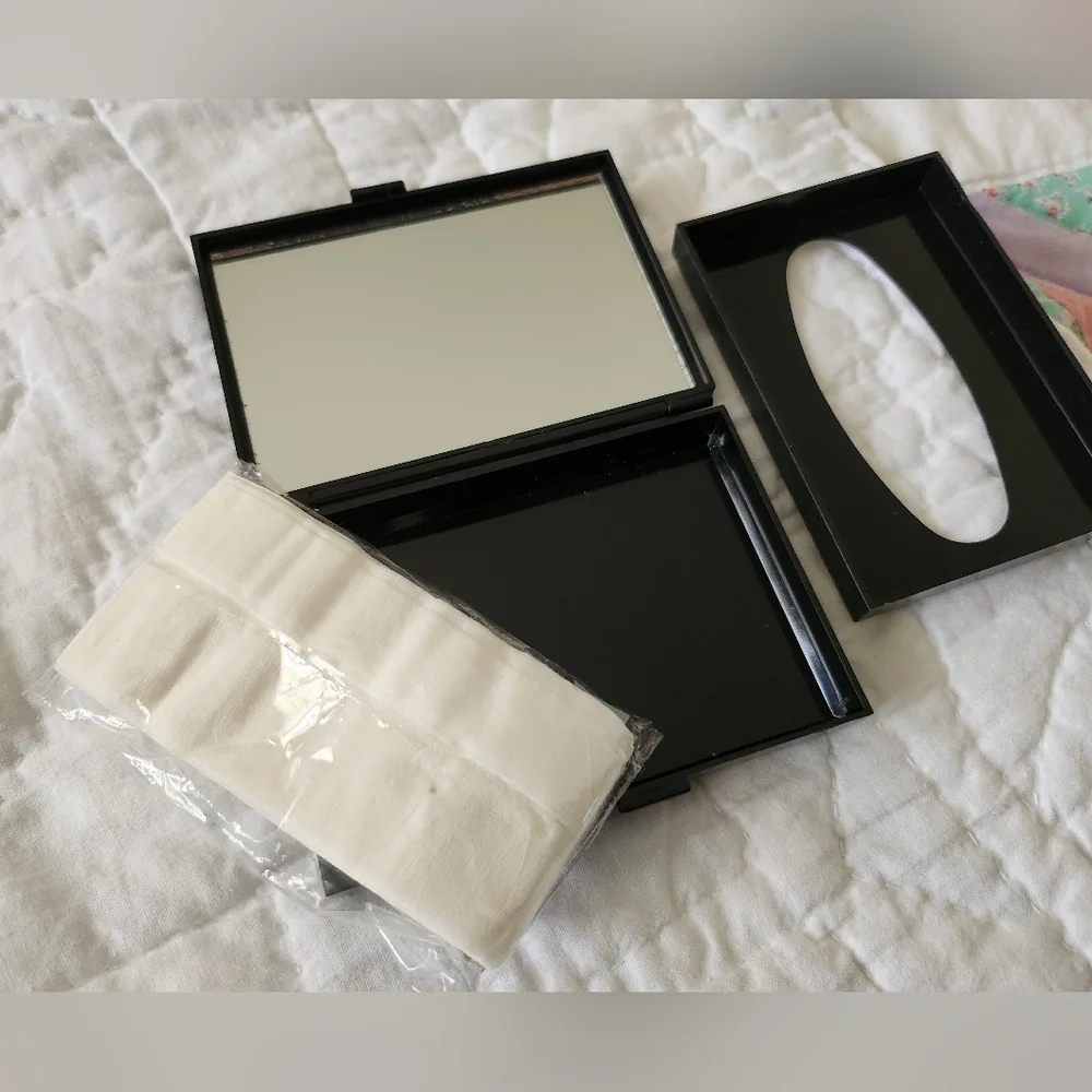 VTG Tissue Case with Makeup Mirror - Picture 6 of 8